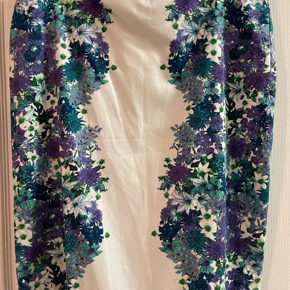 Roz & Ali floral skirt size 12